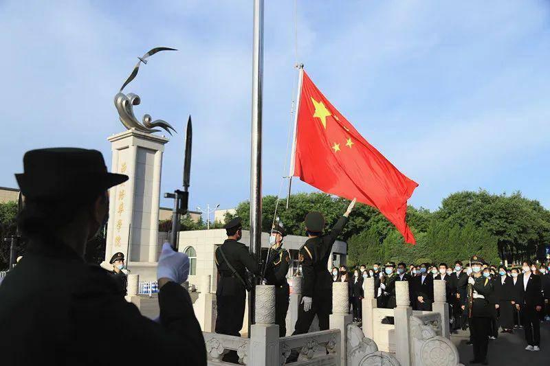 几经辗转,退休教授终在爱尔眼科圆摘镜梦想