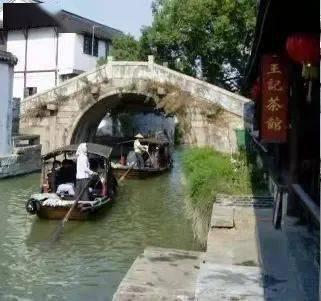 鲜奶运输车找不同